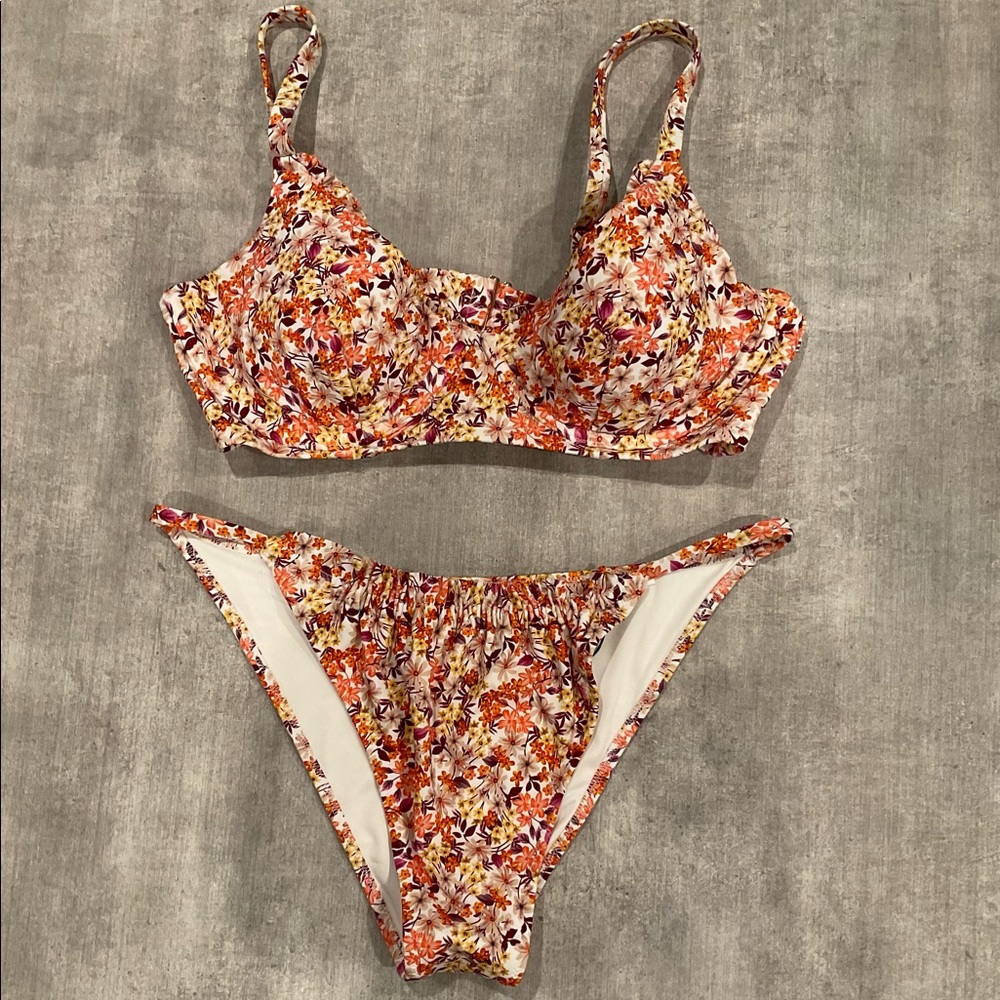 Floral swimsuit set NWT